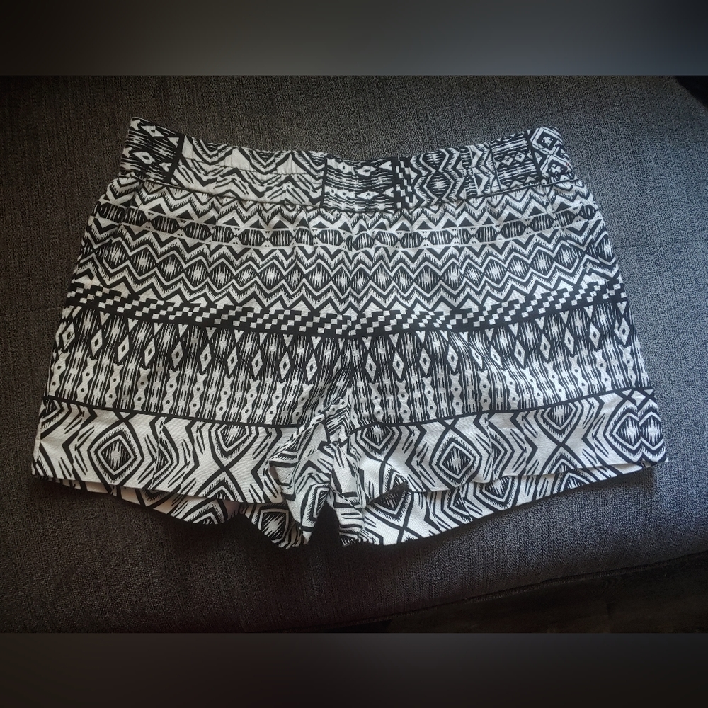 J Crew Black & White Tribal Short